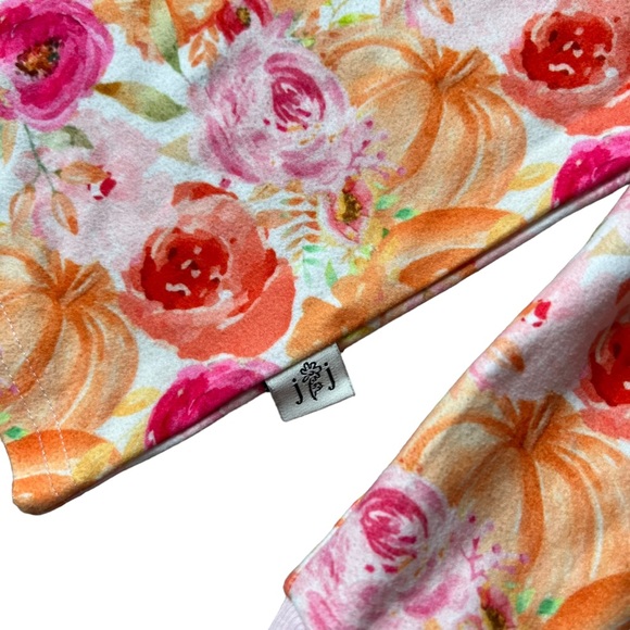 Jane + Jo Floral Lounge Set Size 2 - Picture 3 of 9